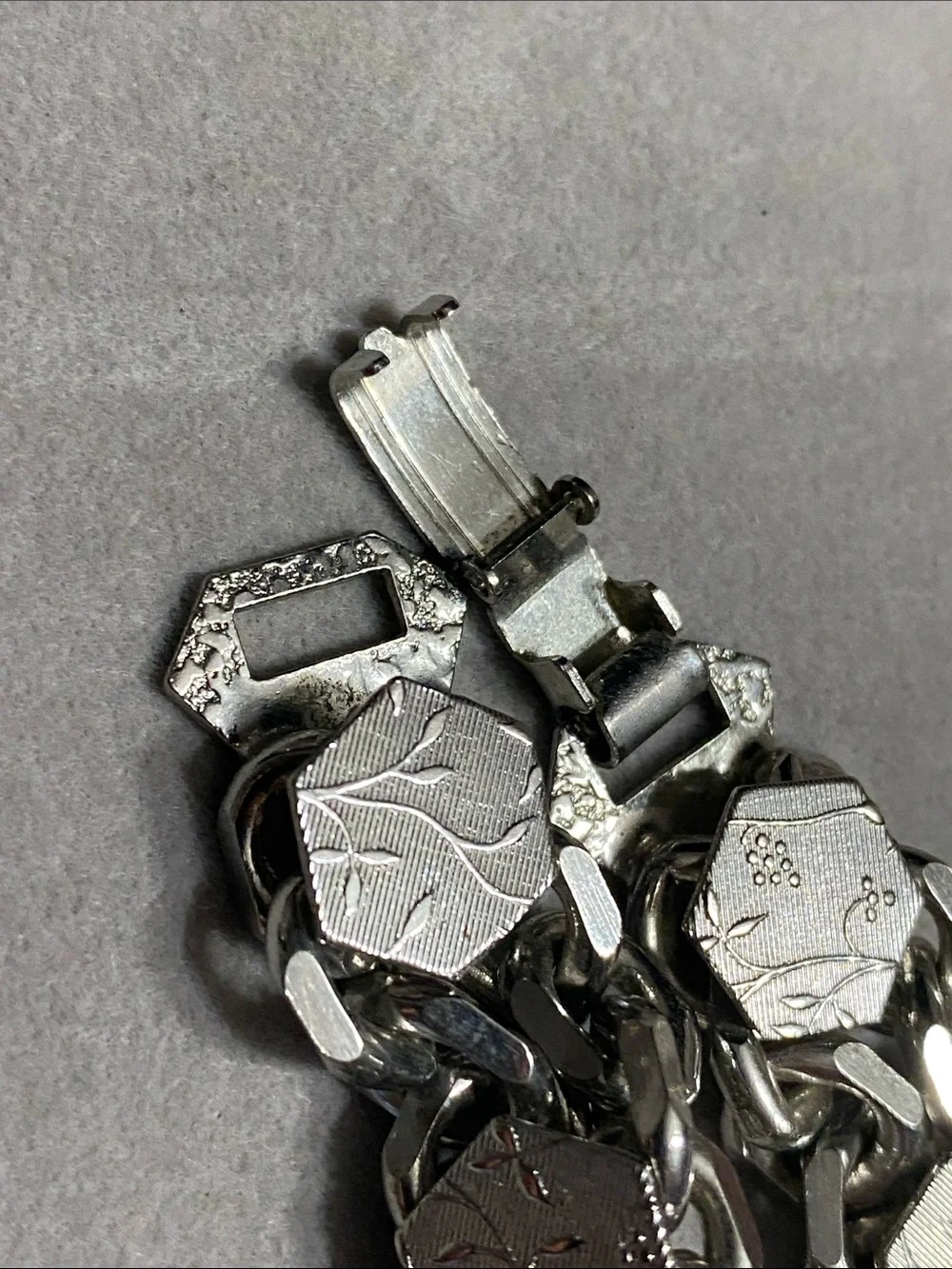 Silver Chain Link Bracelet with Textured Hex Medallions w/ Flowers